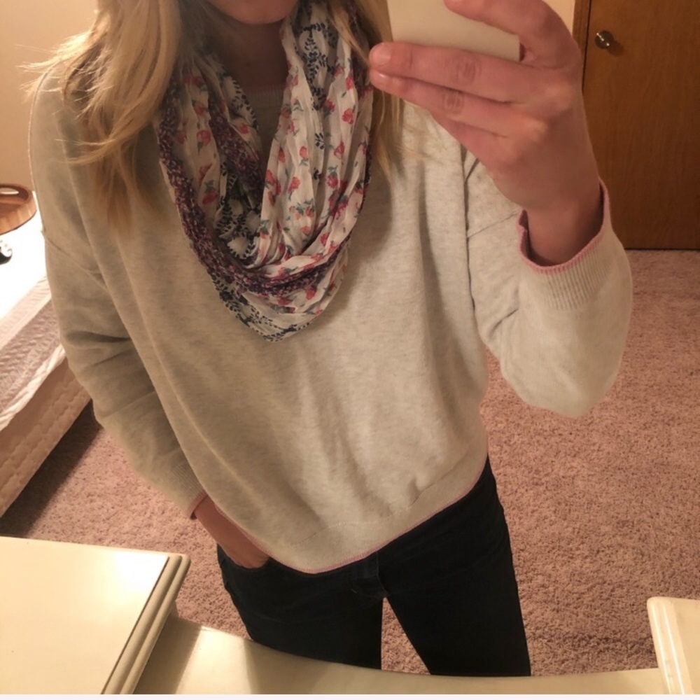 Floral+Pattern Infinity Scarf - Picture 2 of 5